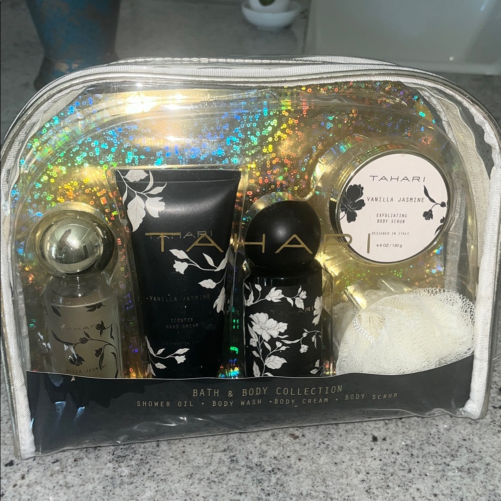 🌟NEW Tahari Vanilla Jasmine Bath & Body Set🌟
